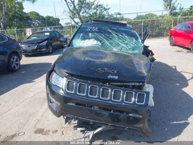 3C4NJCBB2JT487886 Jeep Compass Sun And Wheel Fwd