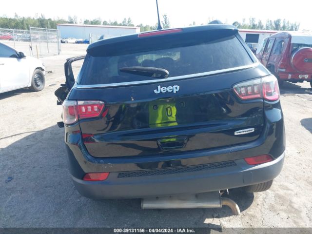 3C4NJCBB2JT487886 Jeep Compass Sun And Wheel Fwd