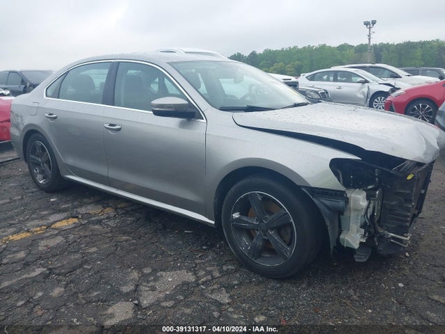 Volkswagen Passat 1.8t Wolfsburg Edition 2014 1VWAT7A32EC054772 Image 14