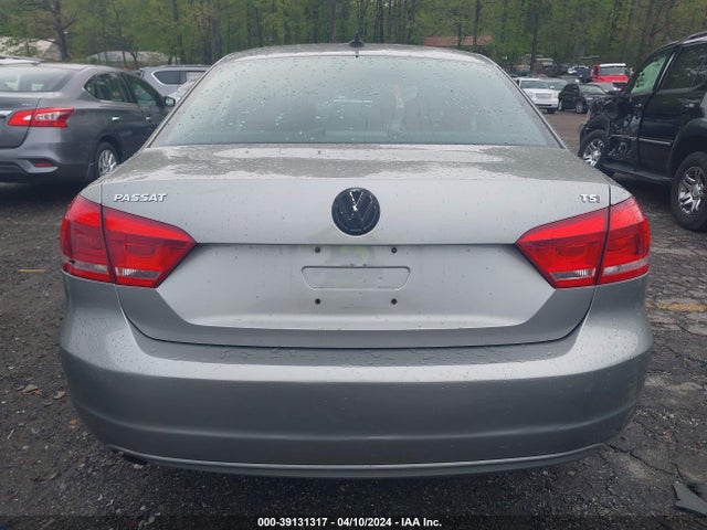 Volkswagen Passat 1.8t Wolfsburg Edition 2014 1VWAT7A32EC054772 Image 17