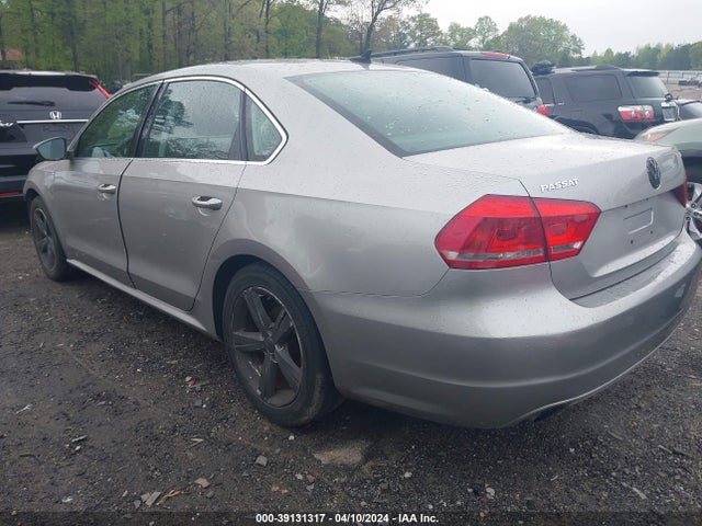 Volkswagen Passat 1.8t Wolfsburg Edition 2014 1VWAT7A32EC054772 Image 3