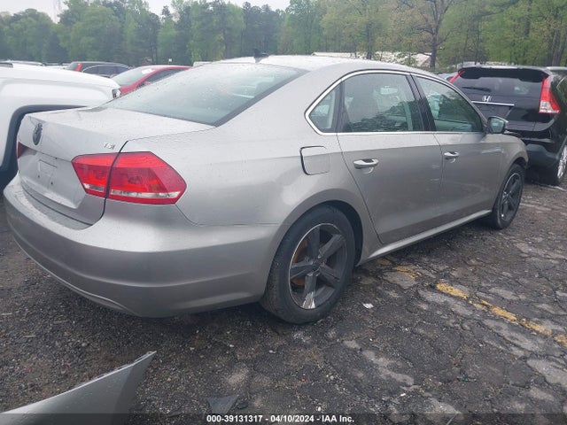 Volkswagen Passat 1.8t Wolfsburg Edition 2014 1VWAT7A32EC054772 Image 4