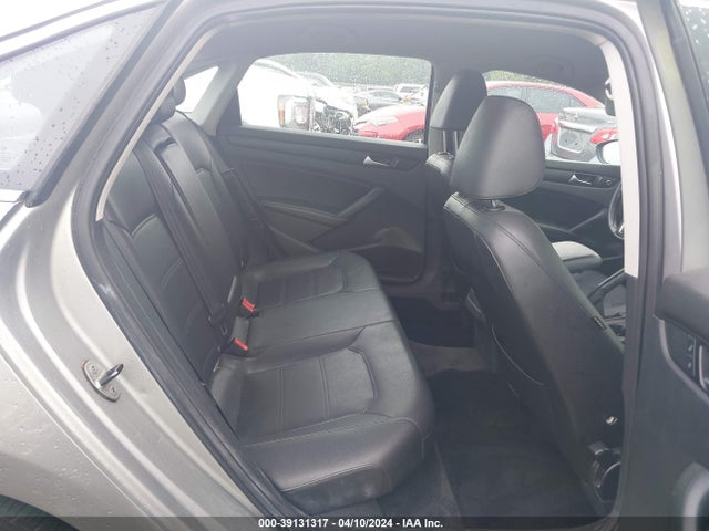 Volkswagen Passat 1.8t Wolfsburg Edition 2014 1VWAT7A32EC054772 Image 8