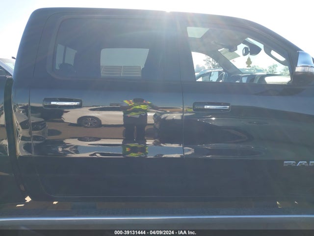 RAM 1500 Laramie  4x4 5'7 Box 2019 1C6SRFJTXKN505180 Image 13