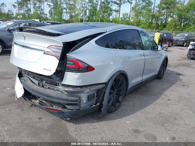 Tesla Model X 60d/p100d/p90d 2016 5YJXCAE47GF003898 Image 4