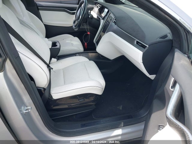 Tesla Model X 60d/p100d/p90d 2016 5YJXCAE47GF003898 Image 5