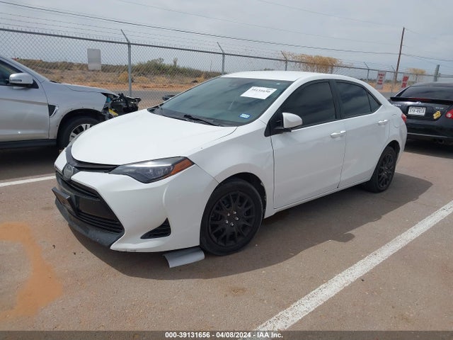 Toyota COROLLA LE 2017 5YFBURHE1HP573993 Image 2