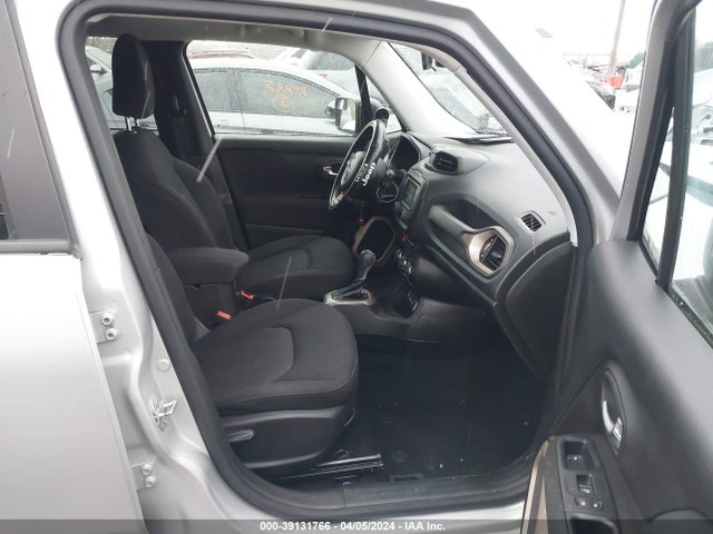ZACCJABTXFPB81571 Jeep Renegade Latitude