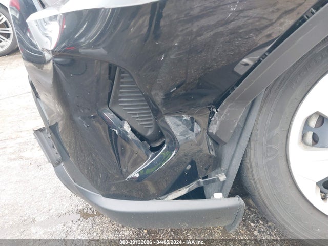 Toyota RAV4 LE 2022 JTMF1RFV4ND088386 Image 18