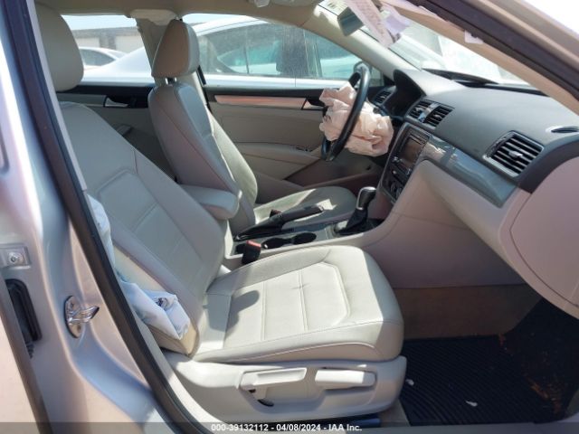 1VWAT7A35FC108177 Volkswagen Passat 1.8t Limited Edition