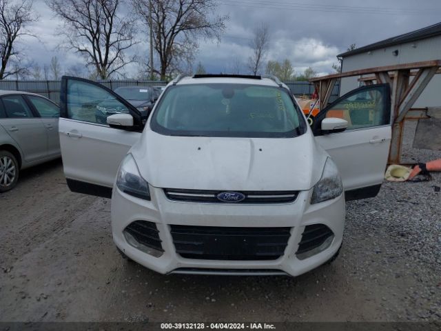 1FMCU9J93FUA39620 Ford Escape Titanium