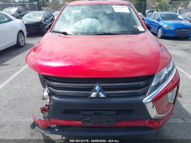 JA4AT4AA9JZ059890 Mitsubishi Eclipse Cross Le