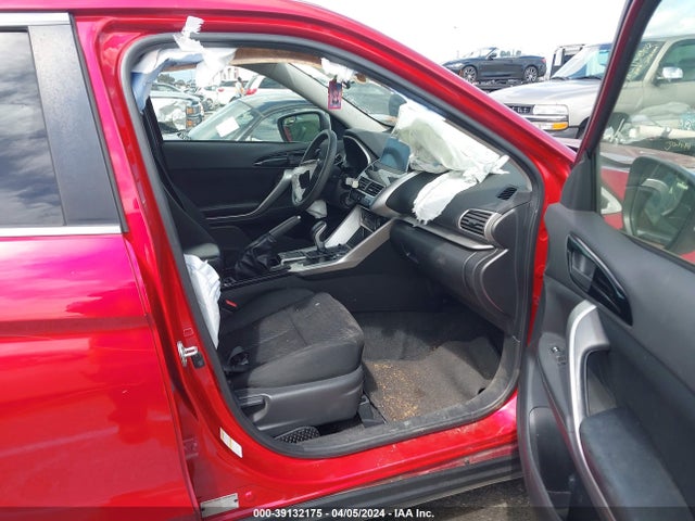 JA4AT4AA9JZ059890 Mitsubishi Eclipse Cross Le