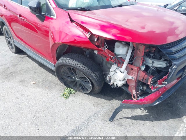 JA4AT4AA9JZ059890 Mitsubishi Eclipse Cross Le