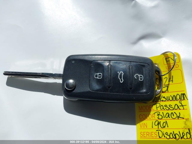 1VWDT7A3XHC051961 Volkswagen Passat 1.8t R-line