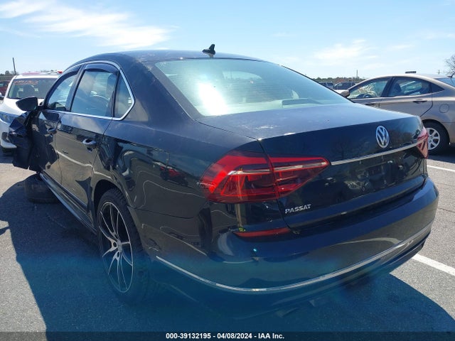 1VWDT7A3XHC051961 Volkswagen Passat 1.8t R-line