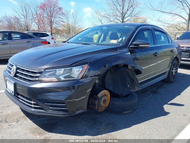 1VWDT7A3XHC051961 Volkswagen Passat 1.8t R-line