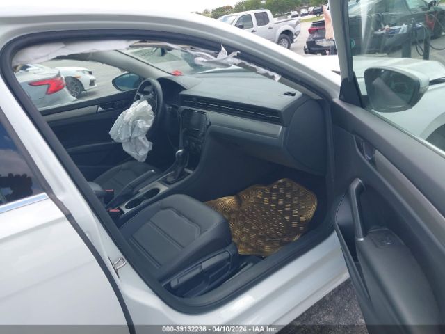 1VWSA7A36NC002166 Volkswagen Passat 2.0t Se