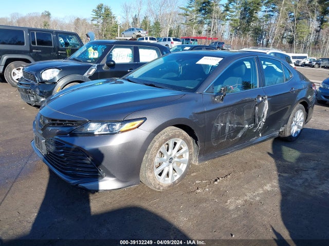 Toyota CAMRY LE 2018 4T1B11HK0JU534641 Image 2