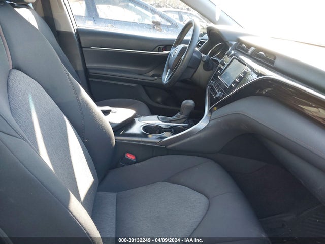Toyota CAMRY LE 2018 4T1B11HK0JU534641 Image 5