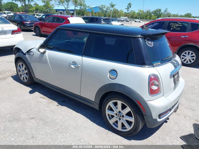 2012 MINI COOPER S WMWSV3C58CTY27294 Photo 2