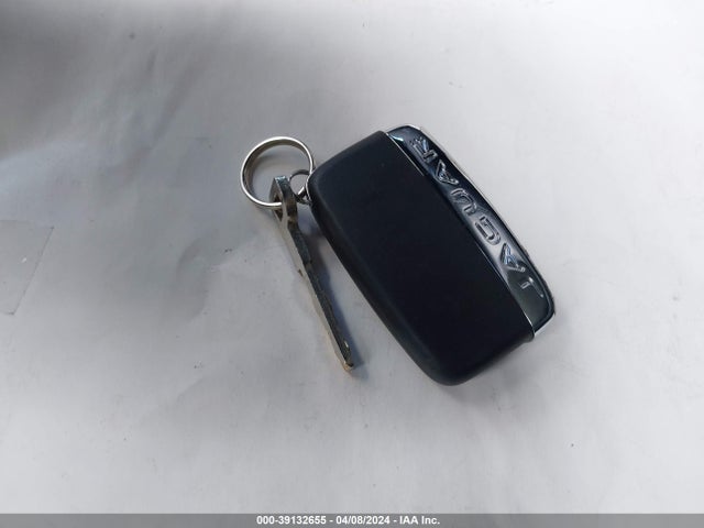 2017 JAGUAR F-TYPE SAJWA6AT4H8K44901 Photo 10