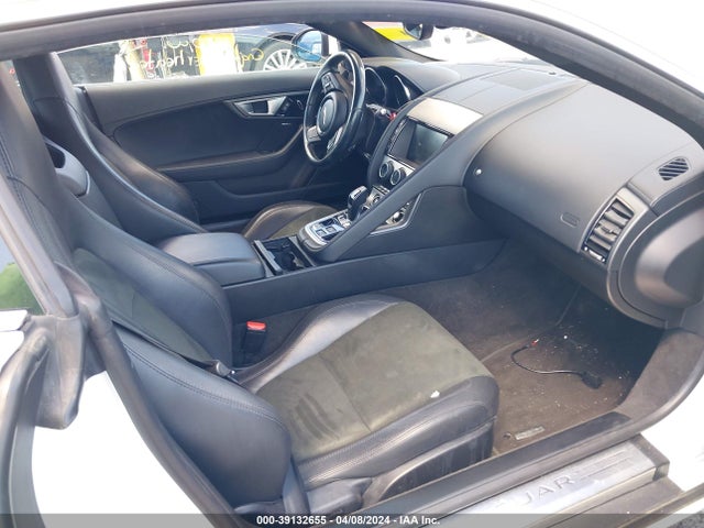 2017 JAGUAR F-TYPE SAJWA6AT4H8K44901 Photo 4