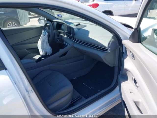 KMHLL4DG2RU684196 Hyundai ELANTRA SE
