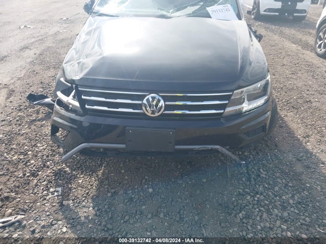 3VV2B7AX2MM021671 Volkswagen Tiguan 2.0t Se/2.0t Se R-line Black/2.0t Sel