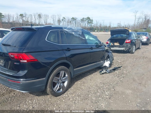 3VV2B7AX2MM021671 Volkswagen Tiguan 2.0t Se/2.0t Se R-line Black/2.0t Sel