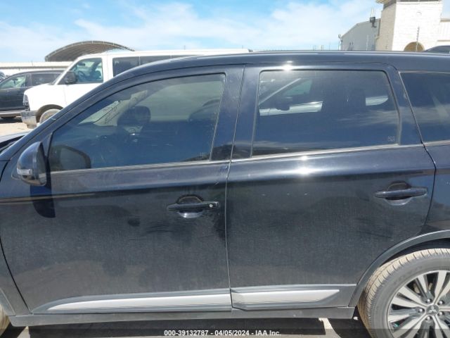 JA4AD3A35KJ002157 Mitsubishi Outlander Se