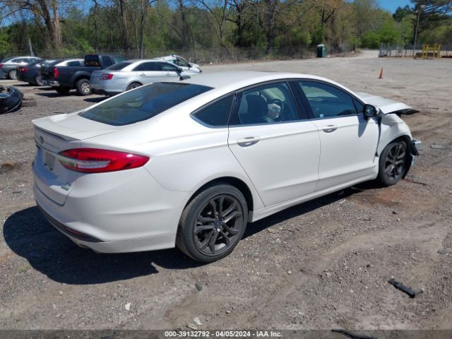 3FA6P0HD8JR264765 Ford FUSION SE
