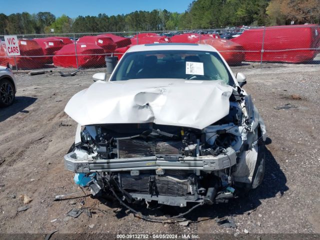 3FA6P0HD8JR264765 Ford FUSION SE
