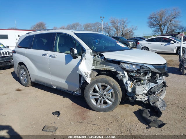 5TDZSKFC5NS052372 Toyota Sienna Limited