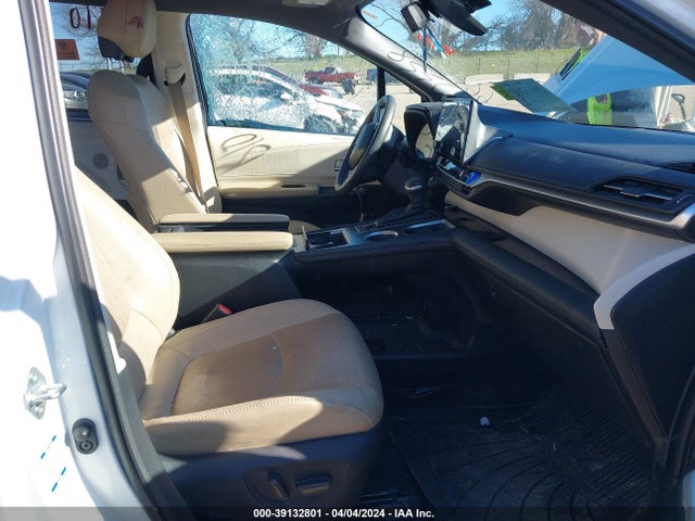 5TDZSKFC5NS052372 Toyota Sienna Limited