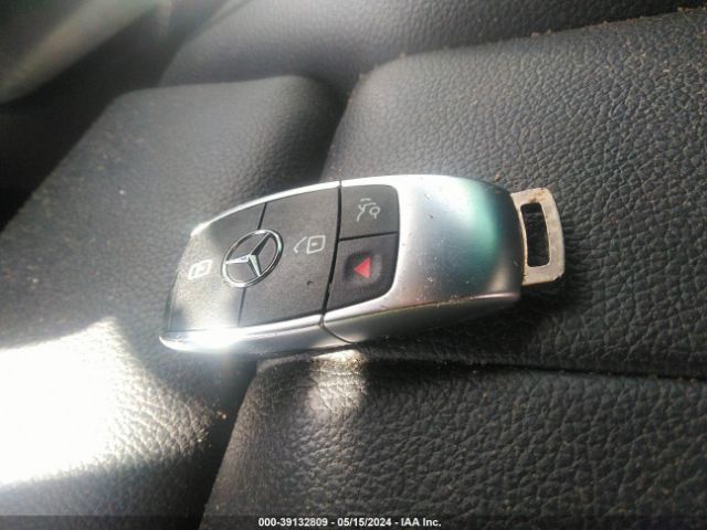 W1N4N4GB0NJ405853 Mercedes-Benz GLA 250
