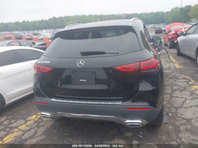 W1N4N4GB0NJ405853 Mercedes-Benz GLA 250