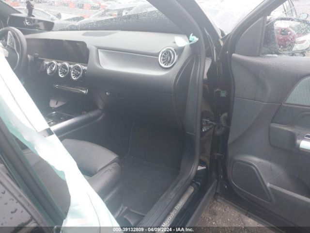 W1N4N4GB0NJ405853 Mercedes-Benz GLA 250