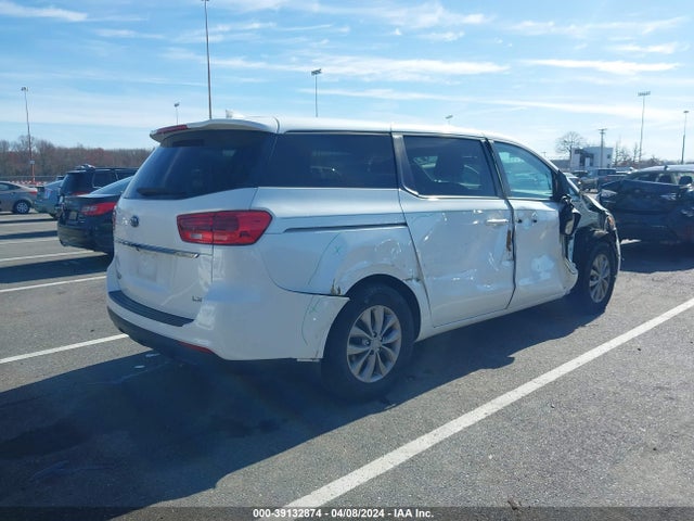 KIA SEDONA LX 2020 KNDMB5C18L6618147 Image 4