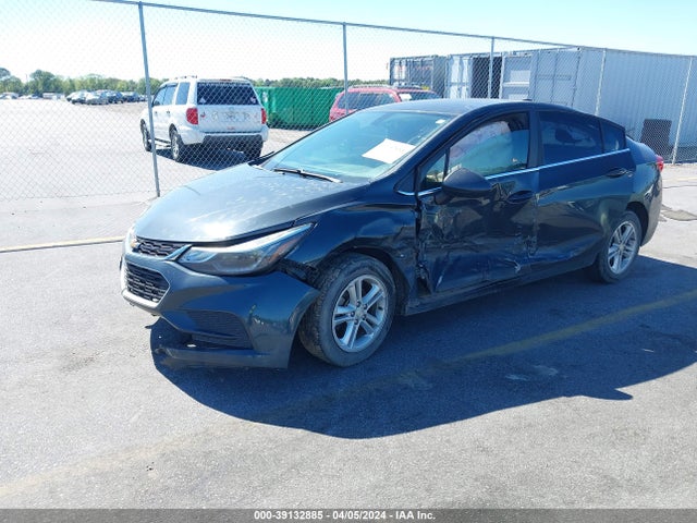 Chevrolet Cruze Lt Auto 2018 1G1BE5SM5J7217911 Image 2
