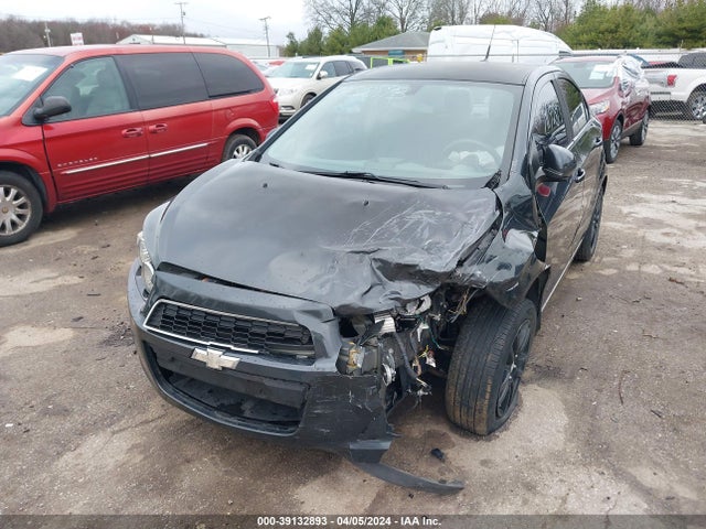Chevrolet Sonic Lt Auto 2014 1G1JC5SH5E4151002 Image 2
