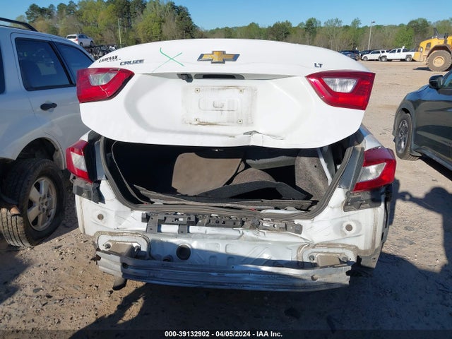 Chevrolet Cruze Lt Auto 2018 1G1BE5SM5J7158827 Image 16