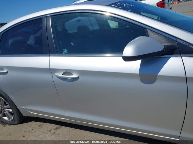 Hyundai SONATA SE 2016 5NPE24AF0GH405671 Image 13