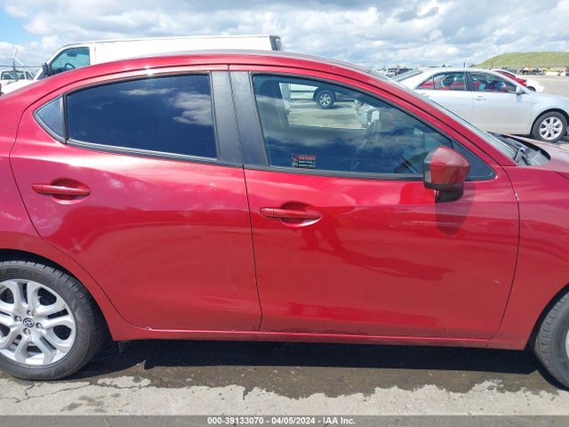 Scion IA 2016 3MYDLBZV4GY102731 Image 13
