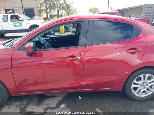 Scion IA 2016 3MYDLBZV4GY102731 Image 14