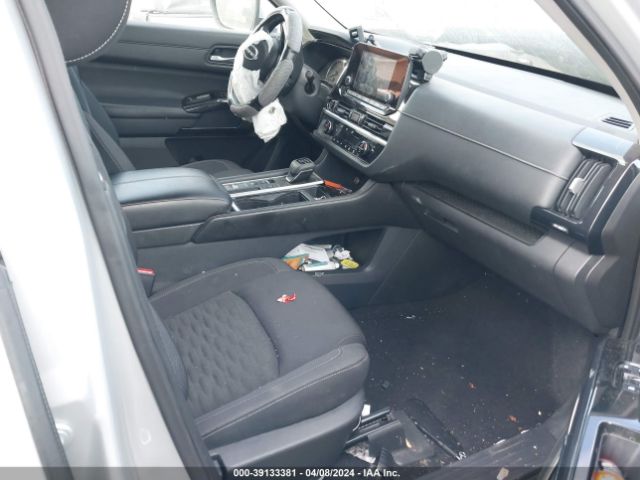 5N1DR3BA6NC256093 Nissan Pathfinder Sv 2wd