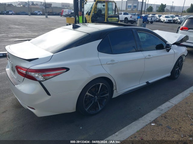 Toyota CAMRY XSE 2019 4T1B61HK2KU225501 Image 4