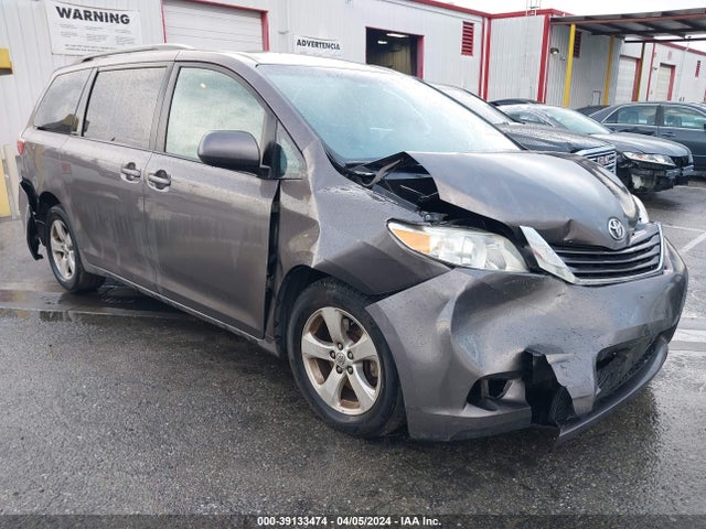Toyota Sienna Le 8 Passenger 2017 5TDKZ3DC7HS806575 Image 1