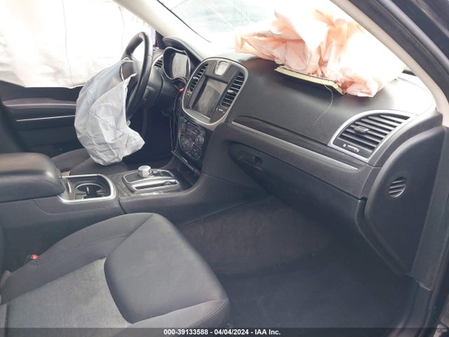 Chrysler 300 Touring 2018 2C3CCAAG5JH222895 Image 5