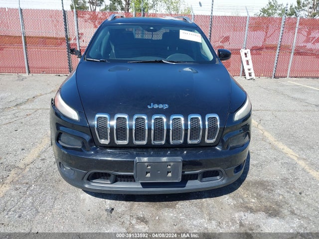 1C4PJLCB6JD558679 Jeep Cherokee Latitude Fwd